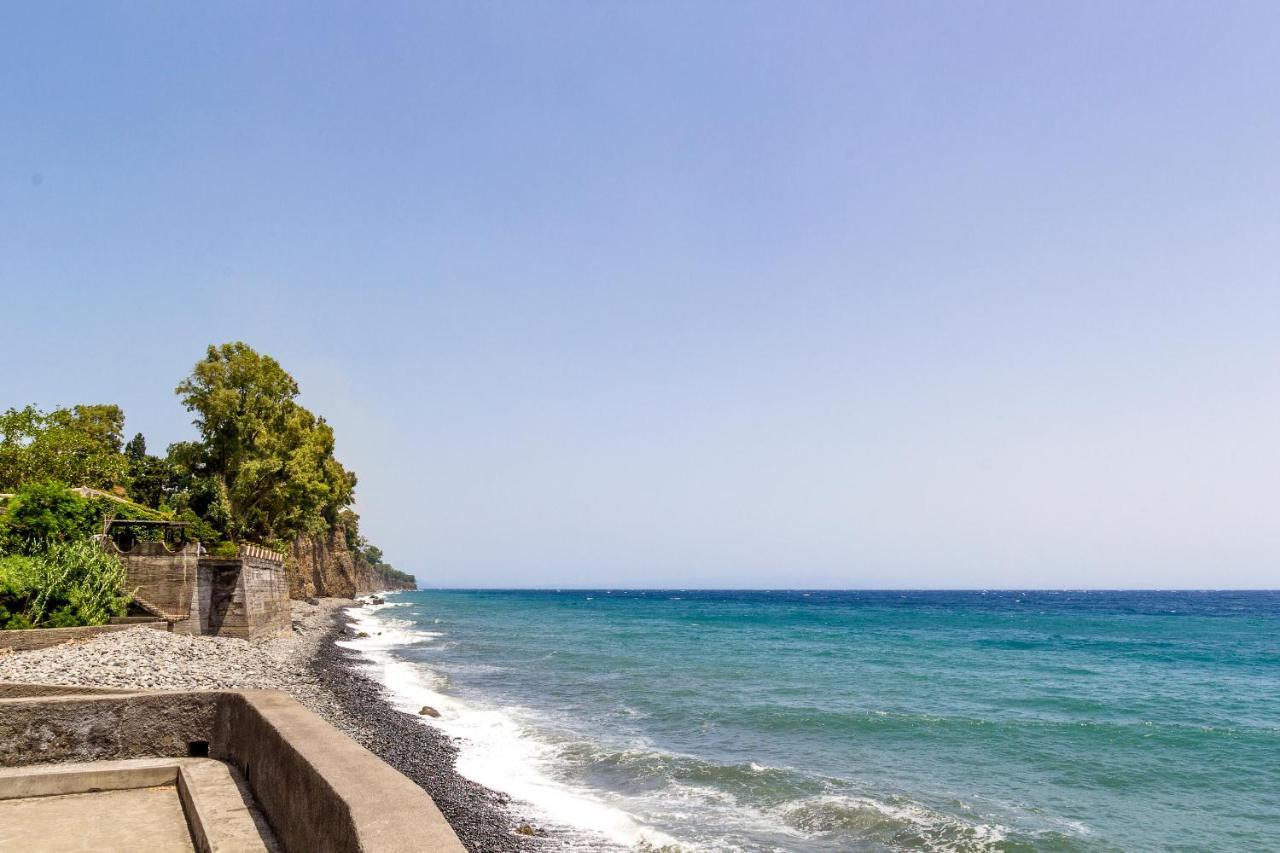 Sea Paradise - Il Mare Sotto La Finestra Riposto Εξωτερικό φωτογραφία